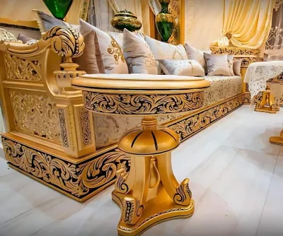 Salon marocain moderne en bois massif - fabrication sur mesure avec design contemporain